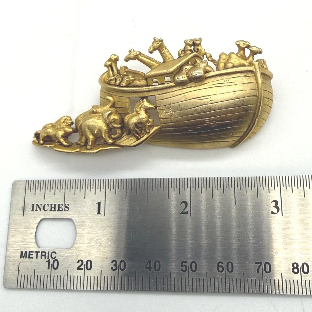 AJC Vintage Noahs Ark Animals Gold Tone Brooch Pin Elephant Giraffe Lion Camels
